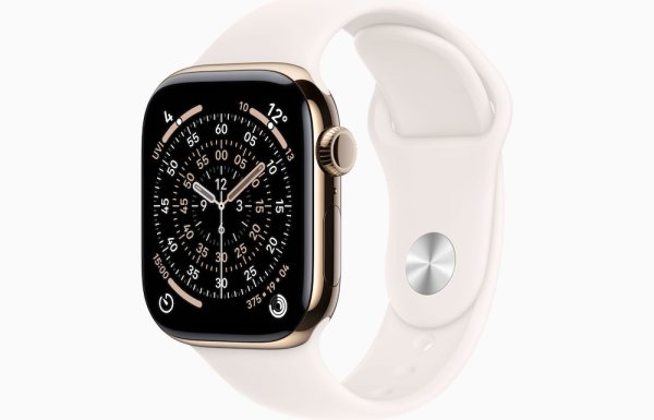 Apple Watch Series 11 Titan Gold