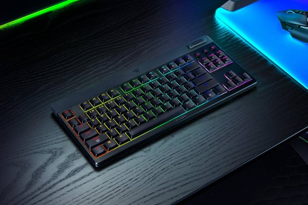 BlackWidow V4 Low-profile Tenkeyless HyperSpeed (Orange Switch) - German Layout